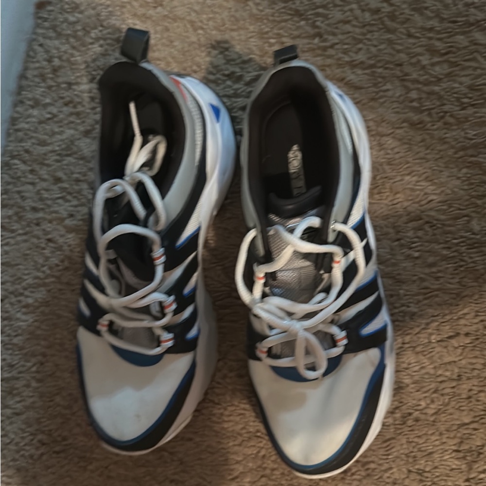 Skechers